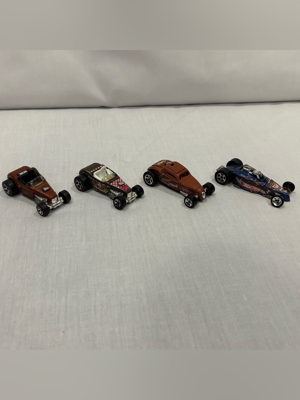 Hot Wheels Diecast Car Lot of 28 Packaged Carded and Loose Muscle Cars Hot Rods - Picture 4 of 12